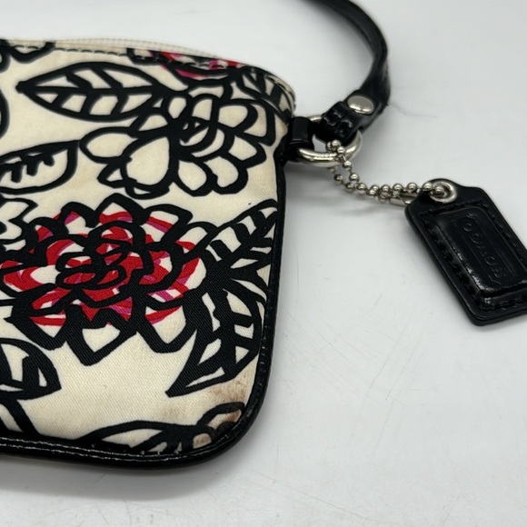 Coach Wristlet Poppy Red Black Cream 4" x 6" Zippered Top Magenta Interior - Picture 7 of 11